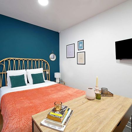 Modern Studio Fully Renovated Paris Exterior photo