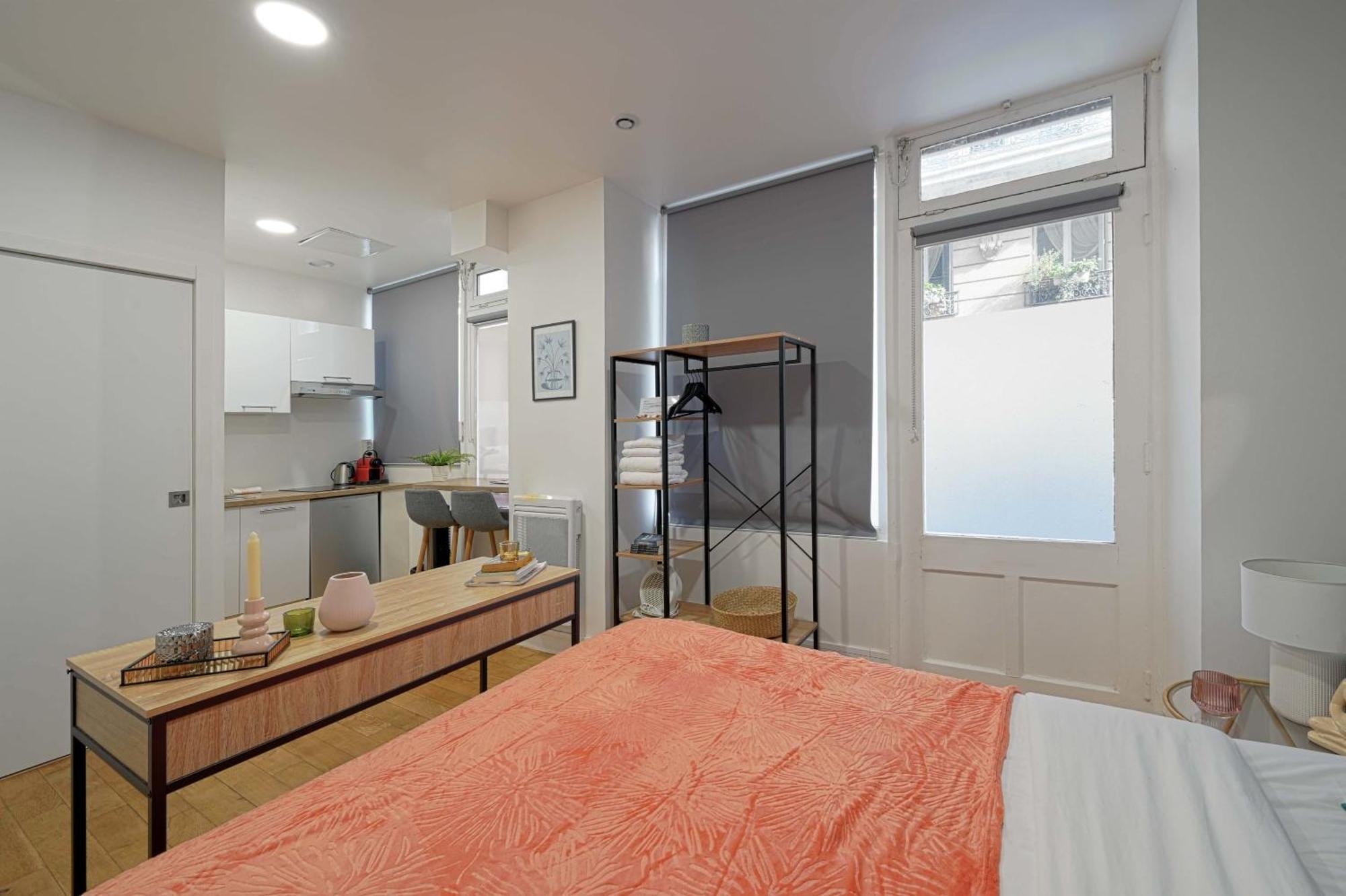 Modern Studio Fully Renovated Paris Exterior photo