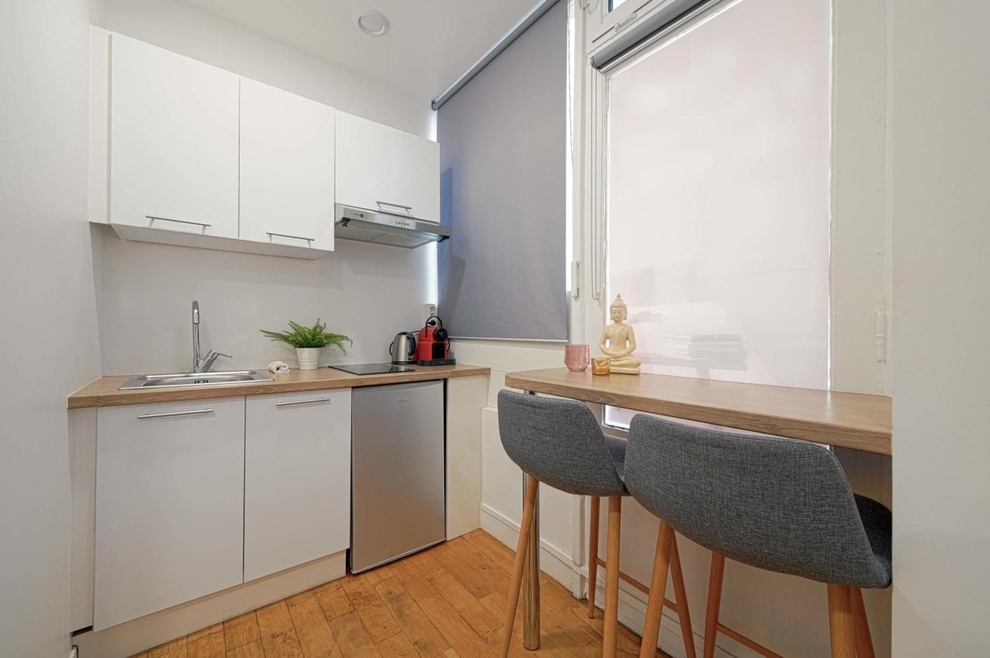 Modern Studio Fully Renovated Paris Exterior photo